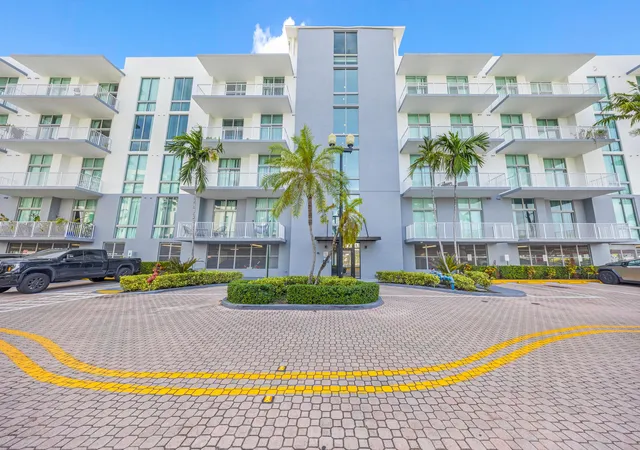 2100-van-buren-st-206-hollywood-fl-33020/hzid_2efbc0ee