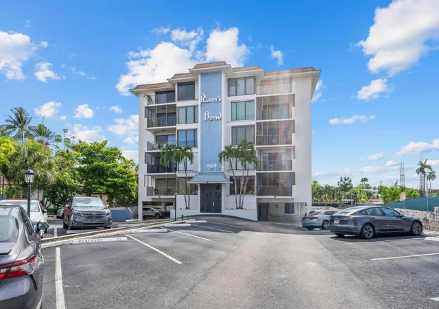 1839-middle-river-dr-501-fort-lauderdale-fl-33305/hzid_62ed904b