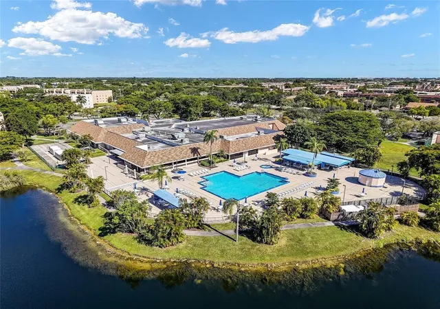 9881-sunrise-lakes-blvd-104-sunrise-fl-33322/hzid_c529598f