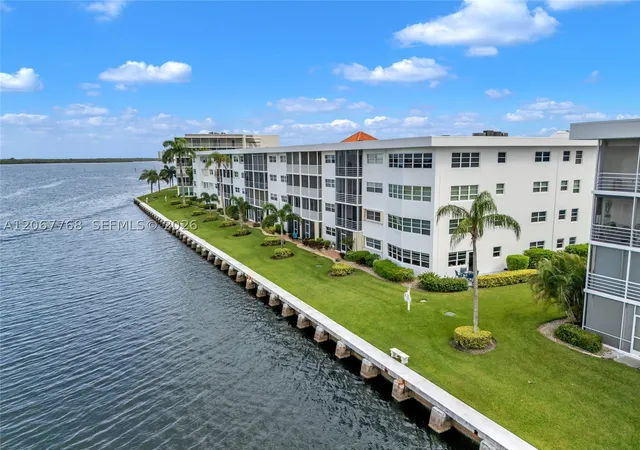 28-yacht-club-dr-202-north-palm-beach-fl-33408/hzid_78cacbfb