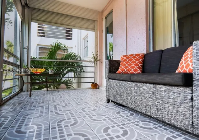 8002-lagos-de-campo-blvd-b-201-tamarac-fl-33321/hzid_2bbbf821