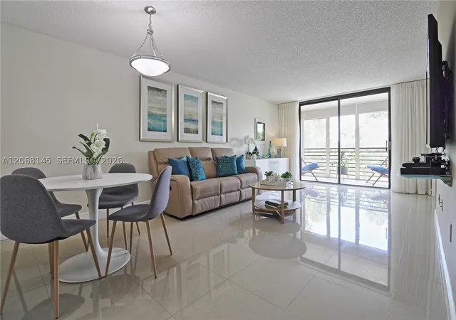 1100-colony-point-cir-419-pembroke-pines-fl-33026/hzid_1ea7deac