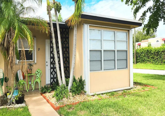 1042-north-dr-d-delray-beach-fl-33445/hzid_a8d9e6a5