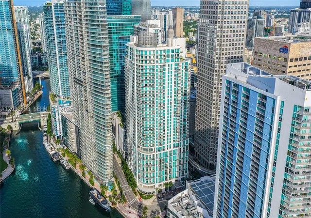300-s-biscayne-blvd-t-3509-miami-fl-33131/hzid_61e9a223