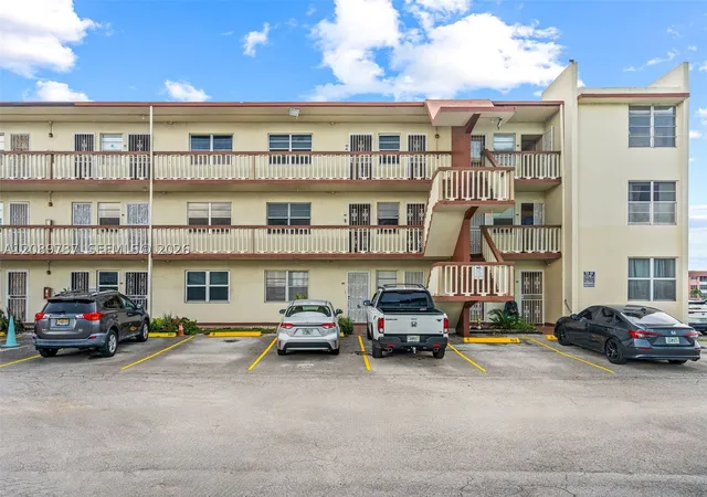1481 Ne Miami Gdns Dr