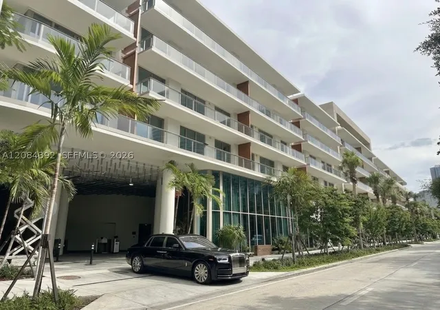 2200-brickell-ave-313-miami-fl-33129/hzid_629f0b5f