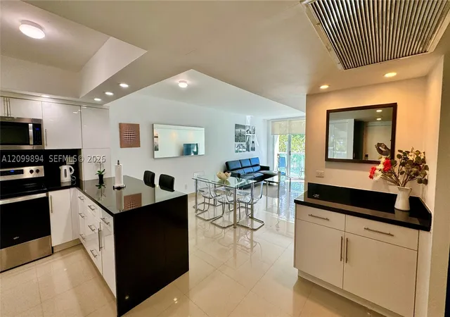 19370-collins-ave-201-sunny-isles-beach-fl-33160/hzid_c37d7242