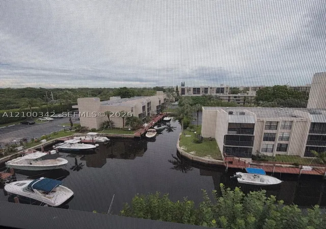 17-royal-palm-way-6040-boca-raton-fl-33432/hzid_0ae9368c