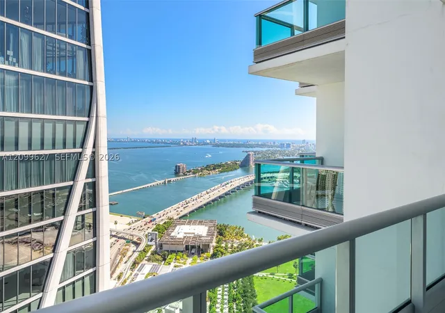 900-biscayne-blvd-5310-miami-fl-33132/hzid_555a2f12