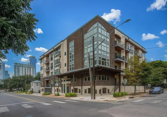 908-nueces-st-18-austin-tx-78701/hzid_6b68ee69