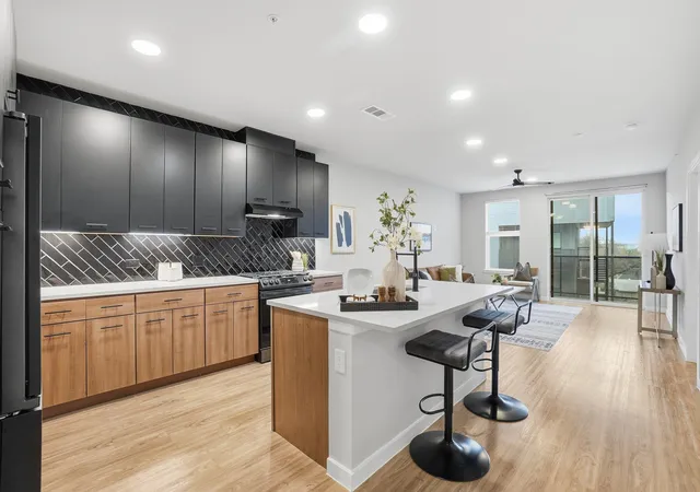 4510-terry-o-ln-302-austin-tx-78745/hzid_b5e9011f