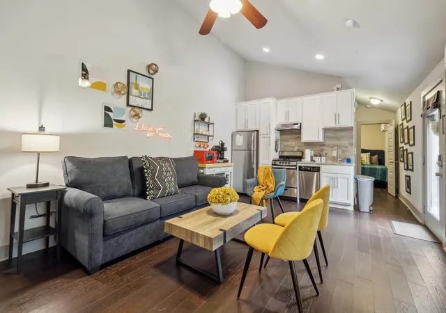 1139-1-2-poquito-st-3-austin-tx-78702/hzid_018f2996