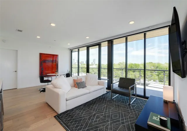 1600-s-1st-st-403-austin-tx-78704/hzid_3eca2b1b