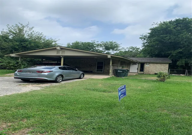413-415-live-oak-st-a-b-kyle-tx-78640/hzid_1ddc6858