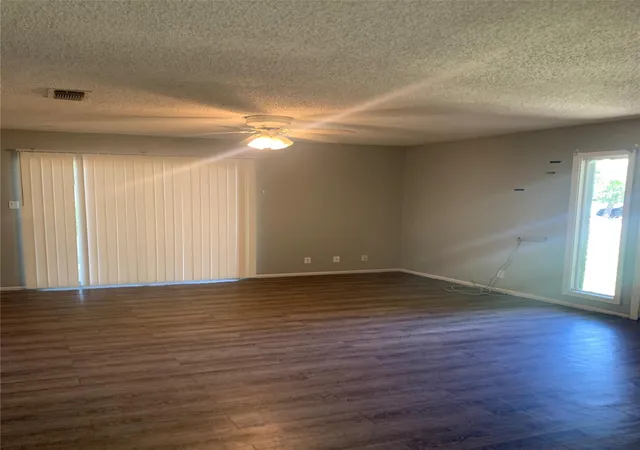 413-415-live-oak-st-a-b-kyle-tx-78640/hzid_1ddc6858