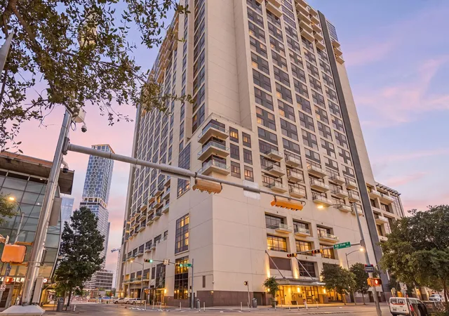 555-e-5th-st-527-austin-tx-78701/hzid_a40c61e1