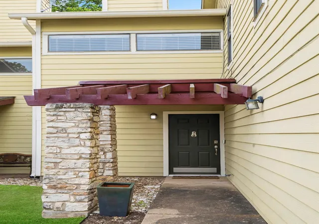 512-eberhart-ln-204-austin-tx-78745/hzid_b528702e