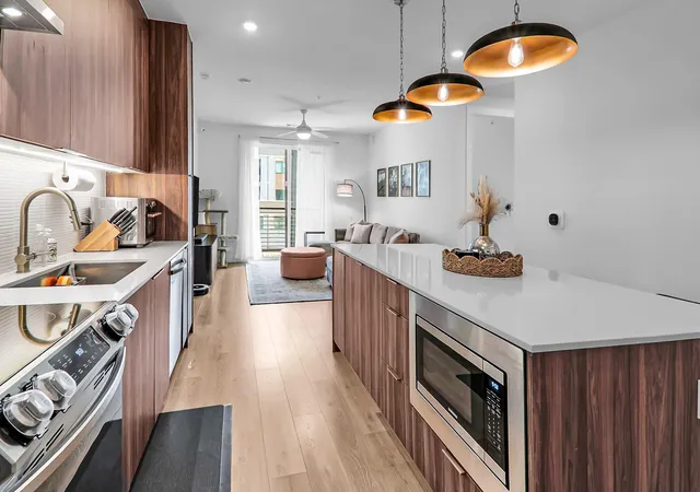 1701-simond-ave-304-austin-tx-78723/hzid_49d0b70a
