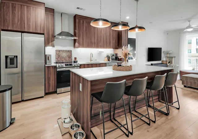 1701-simond-ave-304-austin-tx-78723/hzid_49d0b70a