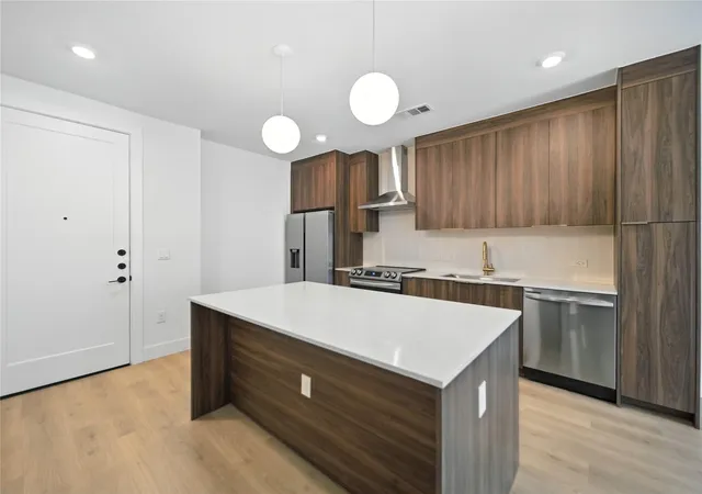 1701-simond-ave-302-austin-tx-78723/hzid_882b8cca