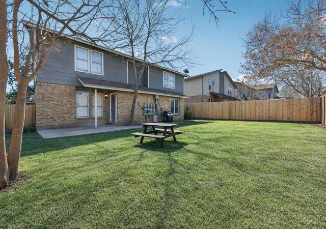 1210-southport-dr-austin-tx-78704/hzid_e33c5f0e