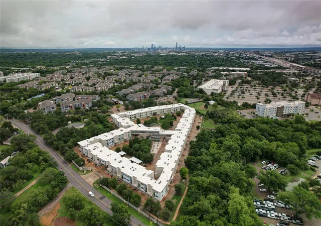 604-n-bluff-dr-101-austin-tx-78745/hzid_30235a85