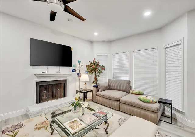 2529-rio-grande-st-56-austin-tx-78705/hzid_fdab6771