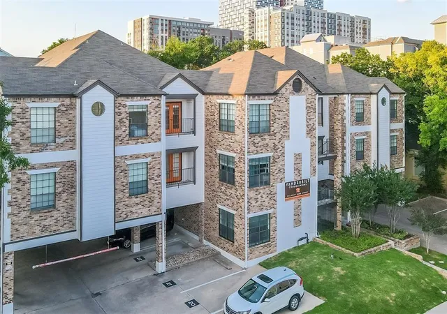 912-w-22nd-st-305-austin-tx-78705/hzid_a5f50ae9