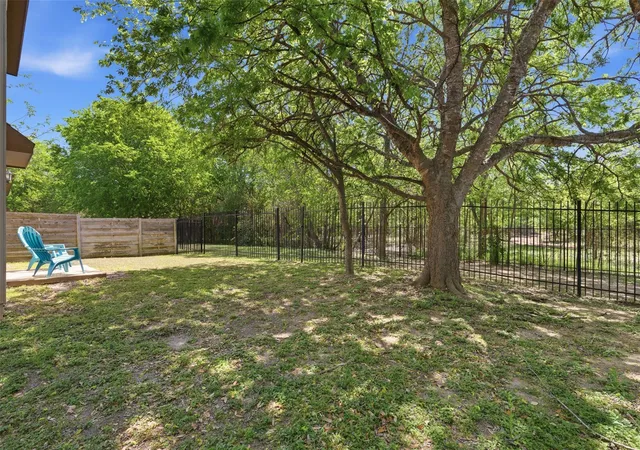 2101-rivers-edge-way-22-austin-tx-78741/hzid_5d5a1ff7