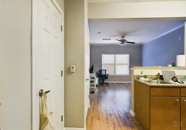 2502-leon-st-218-austin-tx-78705/hzid_cec66042