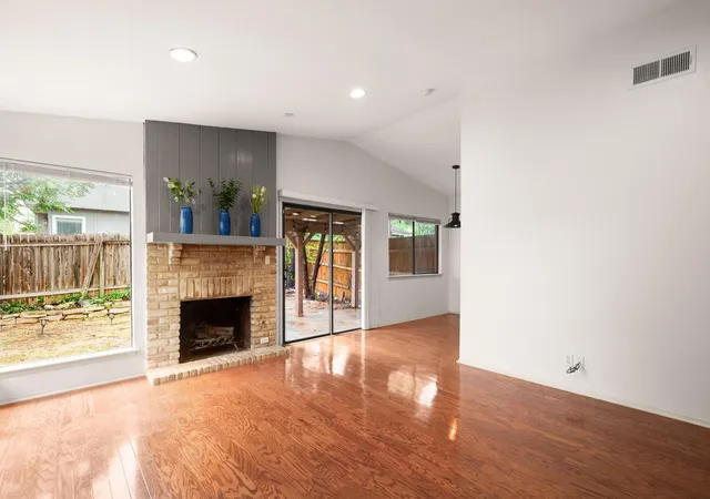9001-parkfield-dr-b-austin-tx-78758/hzid_b9e3159d