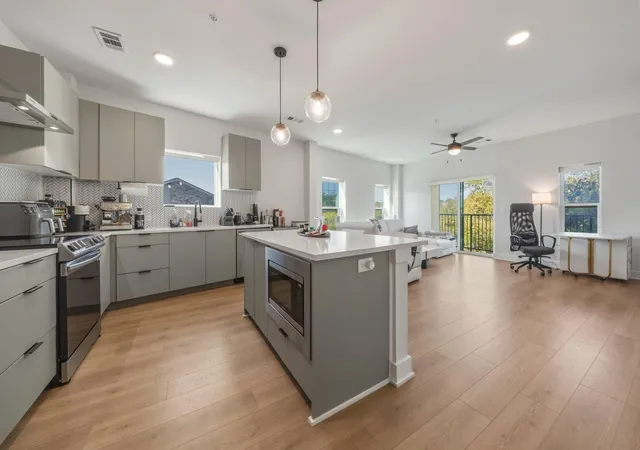 2500-longview-st-300-austin-tx-78705/hzid_2a05f39a