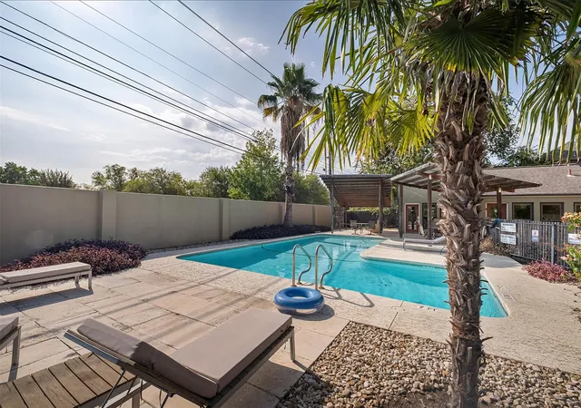 1101-grove-blvd-304-austin-tx-78741/hzid_bf6619c5