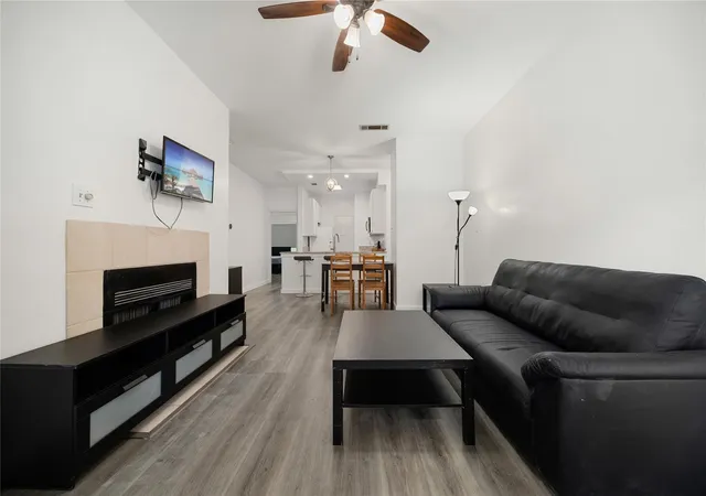 806-w-24th-st-213-austin-tx-78705/hzid_8350547b