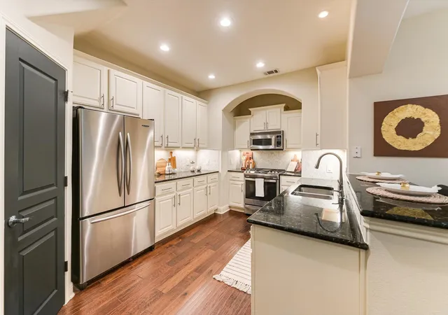 3406-menchaca-rd-21-austin-tx-78704/hzid_02c72632