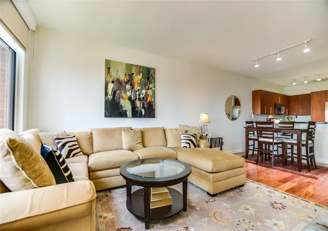 54-rainey-st-811-austin-tx-78701/hzid_e445a3e5
