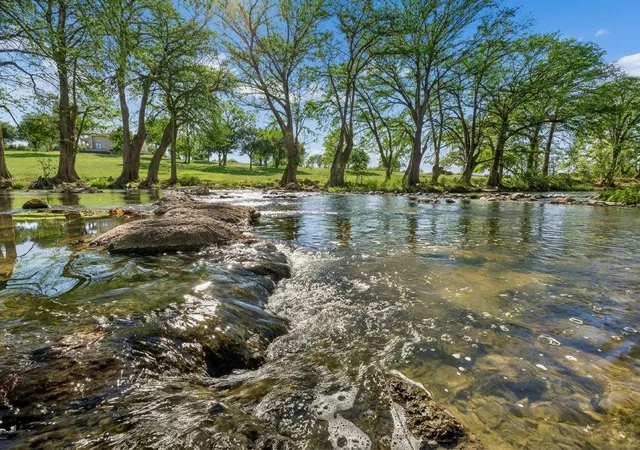 730-mather-st-e-f-102-new-braunfels-tx-78130/hzid_9ad81127