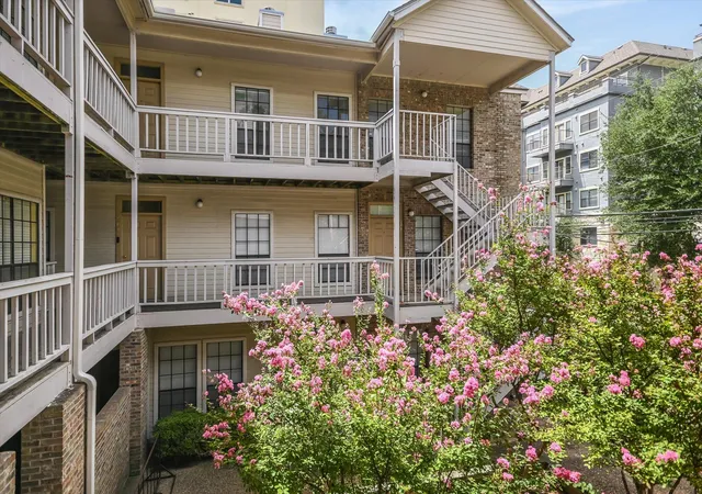 715-w-22nd-1-2-st-208-austin-tx-78705/hzid_83ab797a