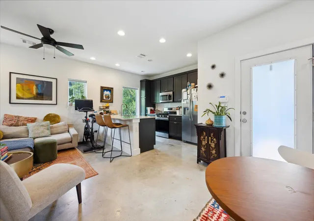 5006-baker-st-b-austin-tx-78721/hzid_e3fd1292