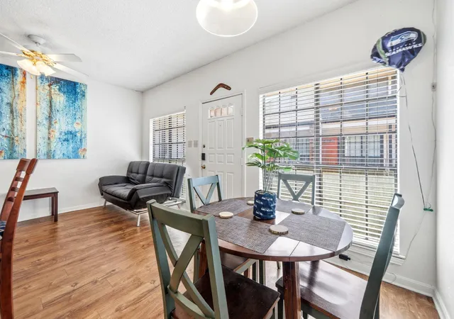 912-w-22nd-st-309-austin-tx-78705/hzid_57b3d38a