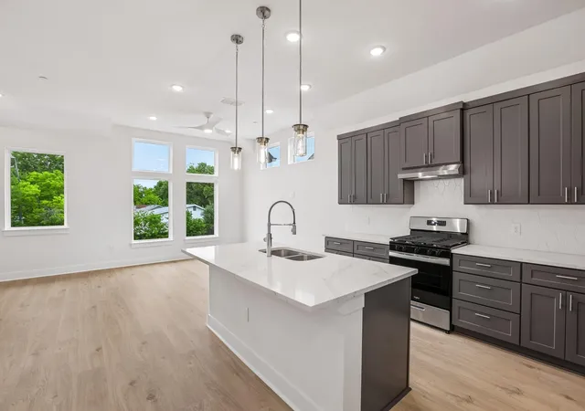 200-w-56th-st-1104-austin-tx-78751/hzid_1b2f45a5