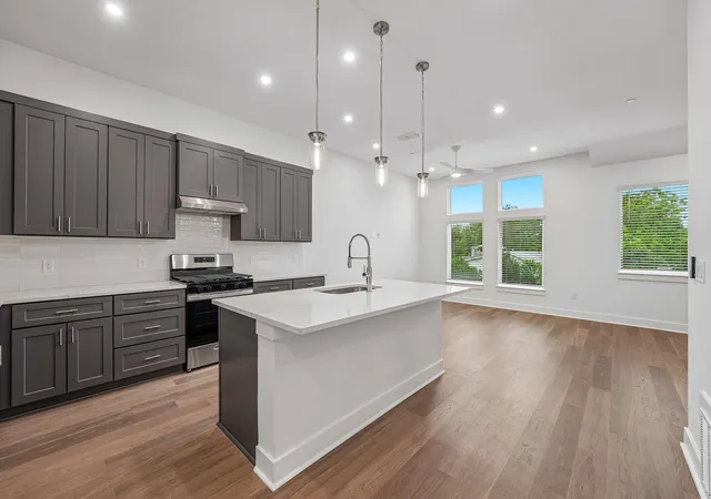 200-w-56th-st-2103-austin-tx-78751/hzid_7cec243f