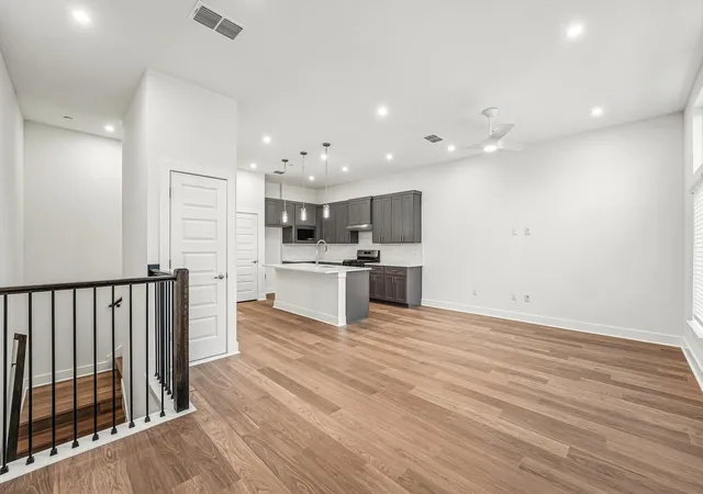 200-w-56th-street-2103-austin-tx-78751/hzid_2e99fce6
