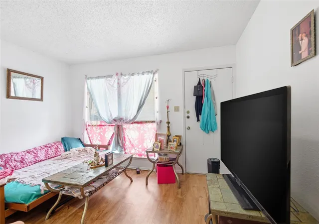 2801-hemphill-park-a103-austin-tx-78705/hzid_0a0274d6