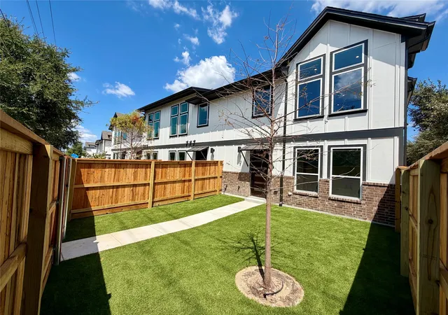 200-w-56th-street-8104-austin-tx-78751/hzid_04bbd93a