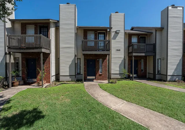 1841-river-crossing-cir-b-austin-tx-78741/hzid_192aa581