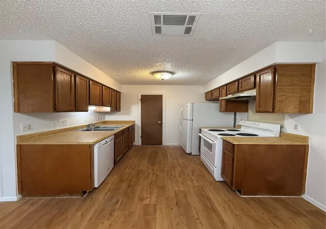 2115-courtney-st-austin-tx-78745/hzid_d3e5fdec