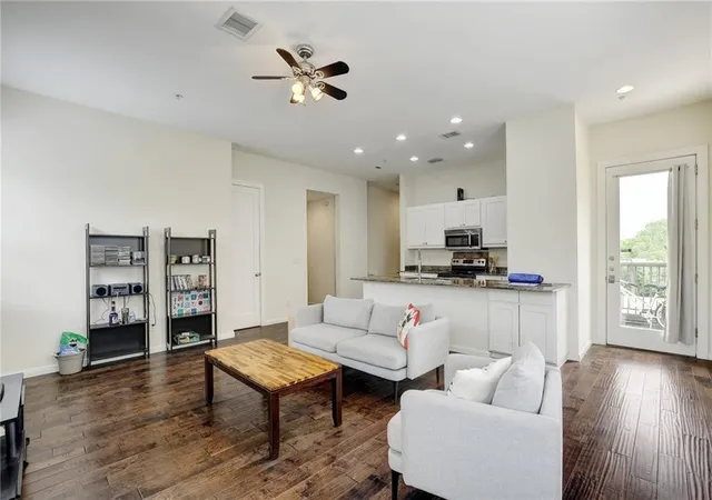 2708-san-pedro-st-301-austin-tx-78705/hzid_9da5174f