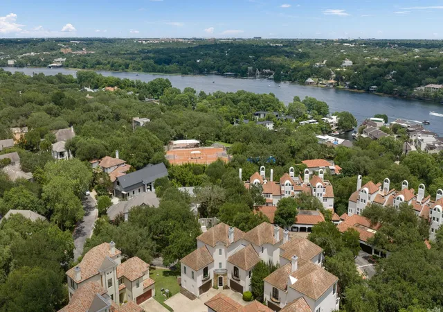 1910-rue-de-st-tropez-6-austin-tx-78746/hzid_1877cb08