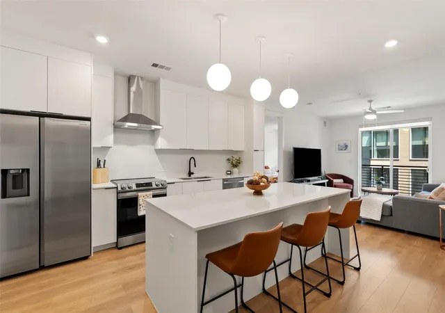 1701-simond-ave-305-austin-tx-78723/hzid_84563c4e